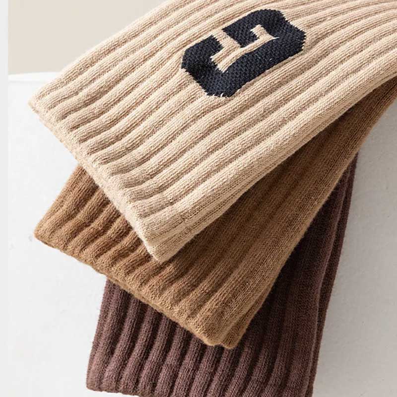 Fashion Cotton Big G Letter Jacquard Crew Women Socks - Image 4