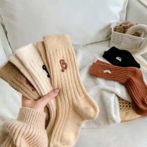 Embroidery Warmth B Letter Cashmere Crew Women Socks