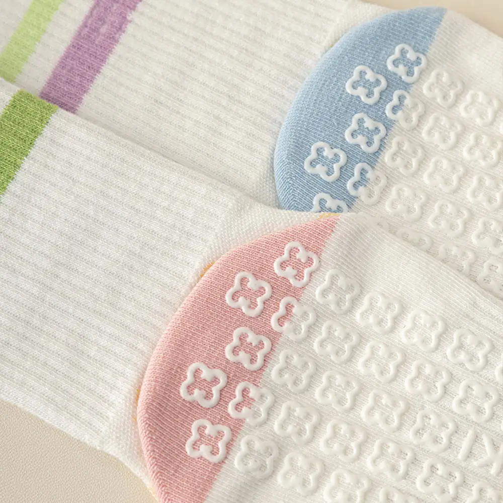 Wholesale Yoga Shock-Absorbing Anti Slip Pilates Socks - Image 4