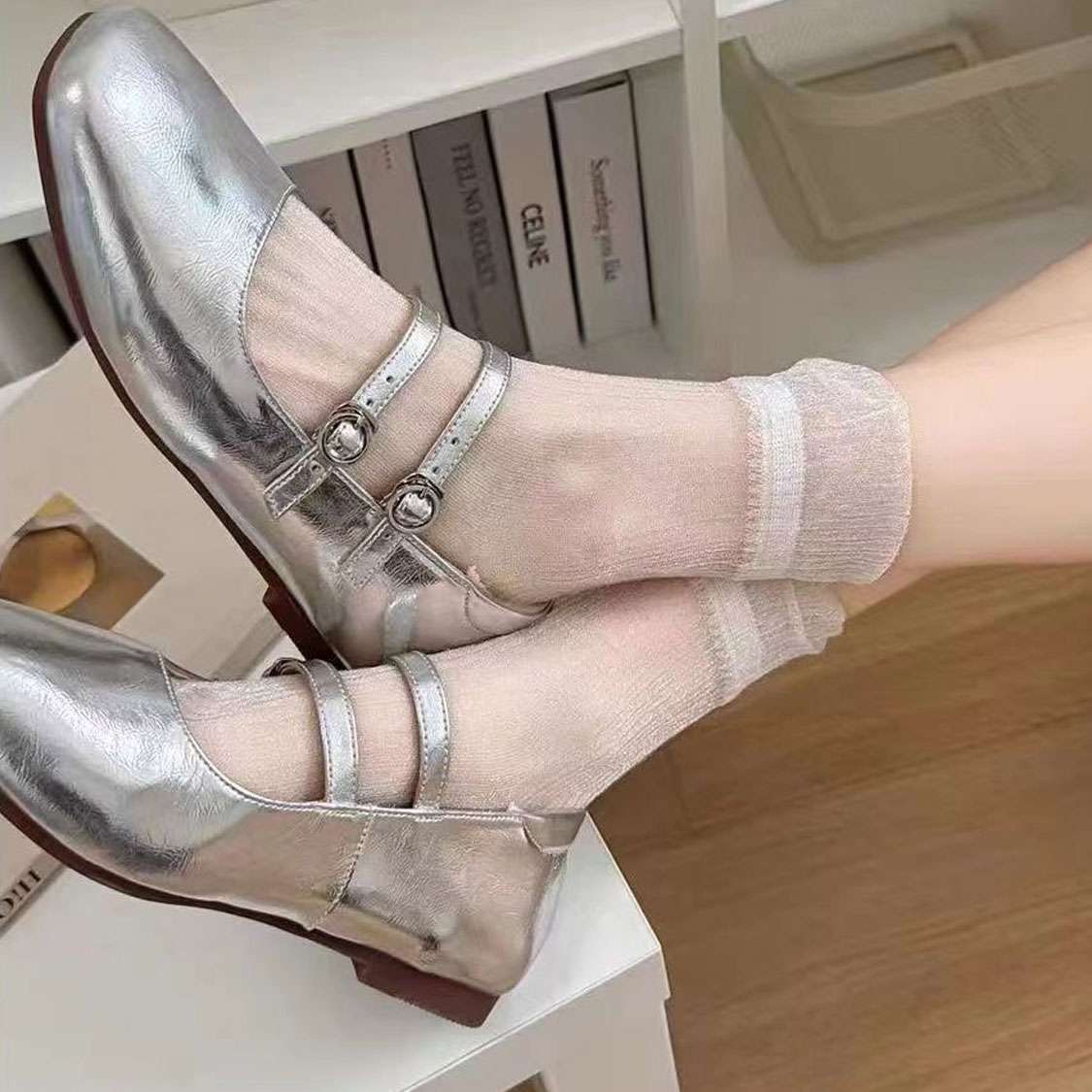 Dot Yarn Versatile Breathable Women's Socks - Image 2