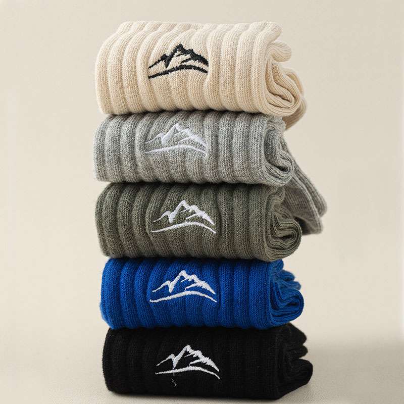 Winter Cotton Embroidery Sports Men Quarter Socks - Image 4