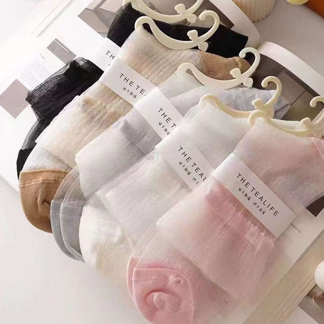 Dot yarn versatile breathable women's socks