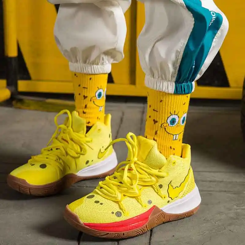Fashionable-cartoon-socks