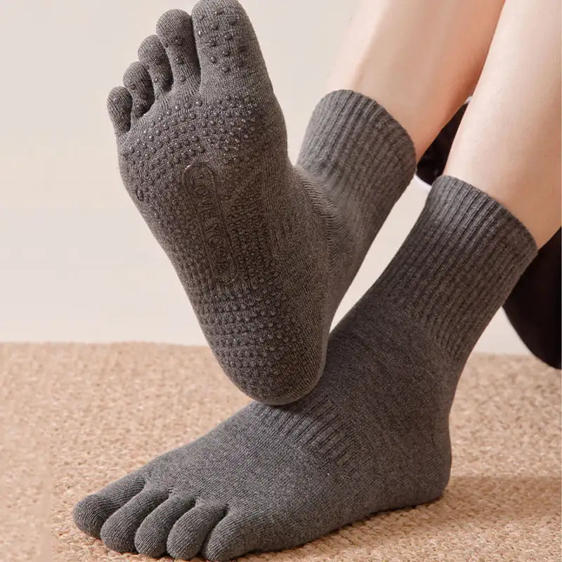 Ankle-Pilates-Socks-with-Five-Fingers