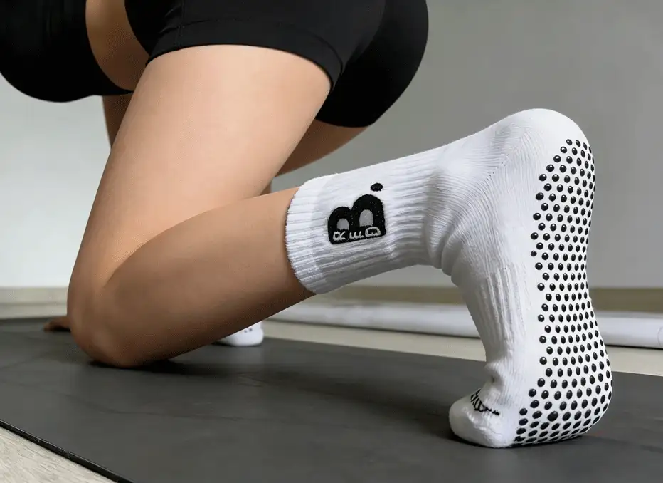 Embroidered-logo-Pilates-socks